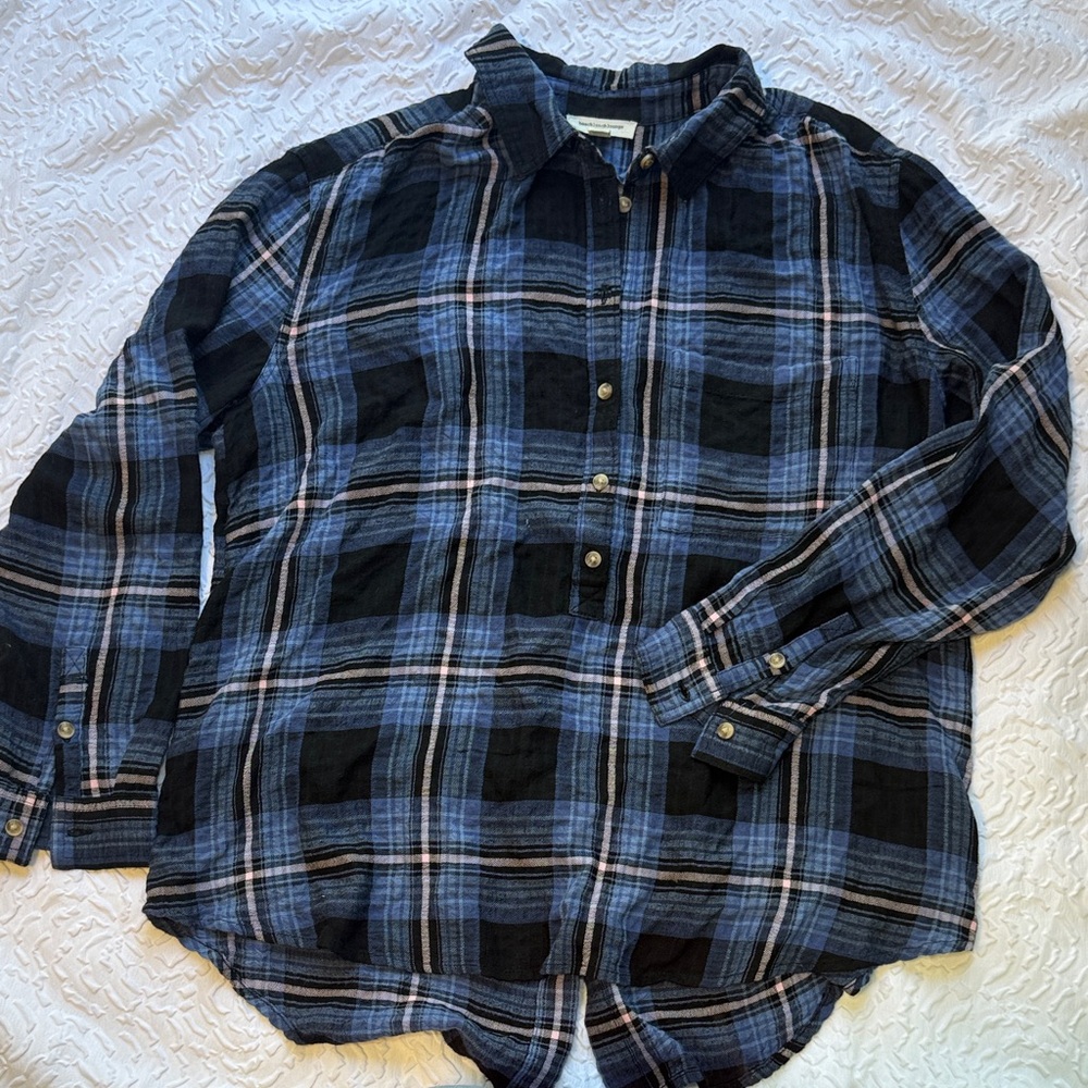 Long sleeve plaid/flannel style shirt